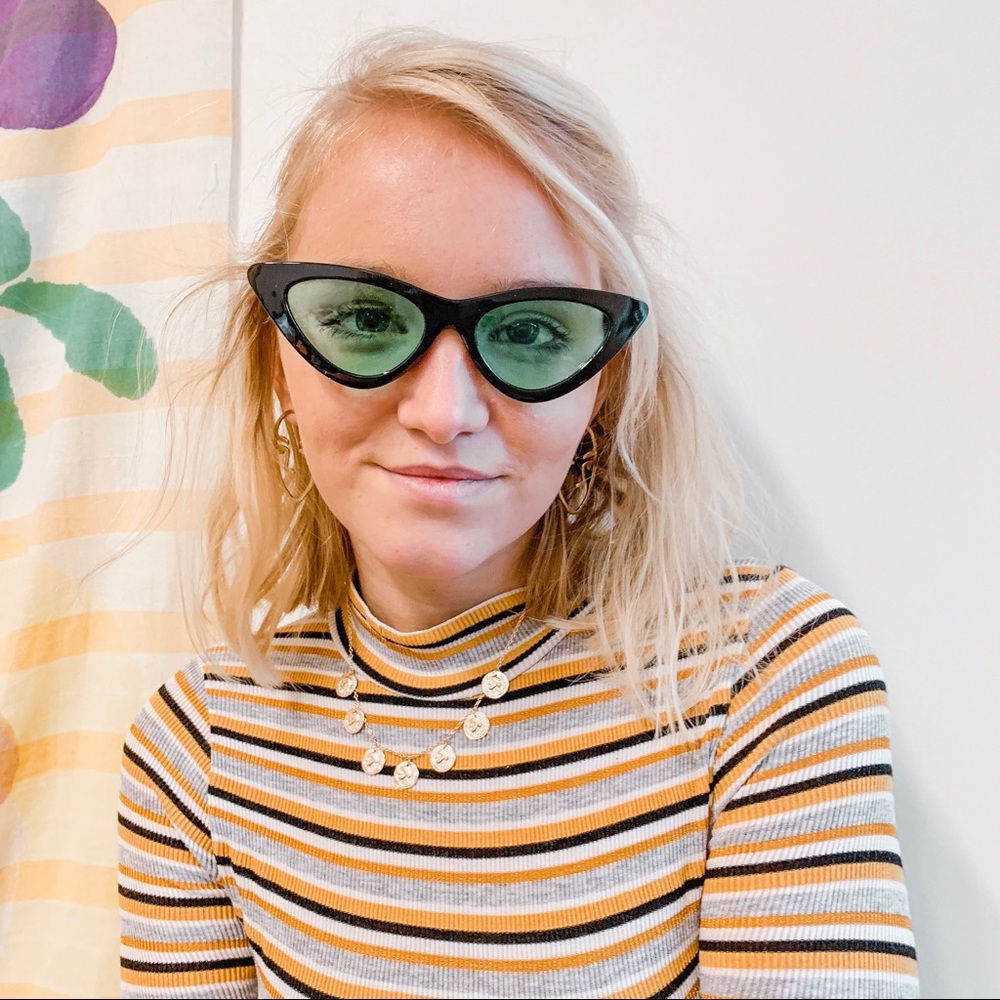 Trendy Cat Eye Stylish Sunglasses - Picture 4 of 7